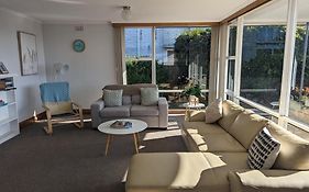 Devonport'S Relax At Manning